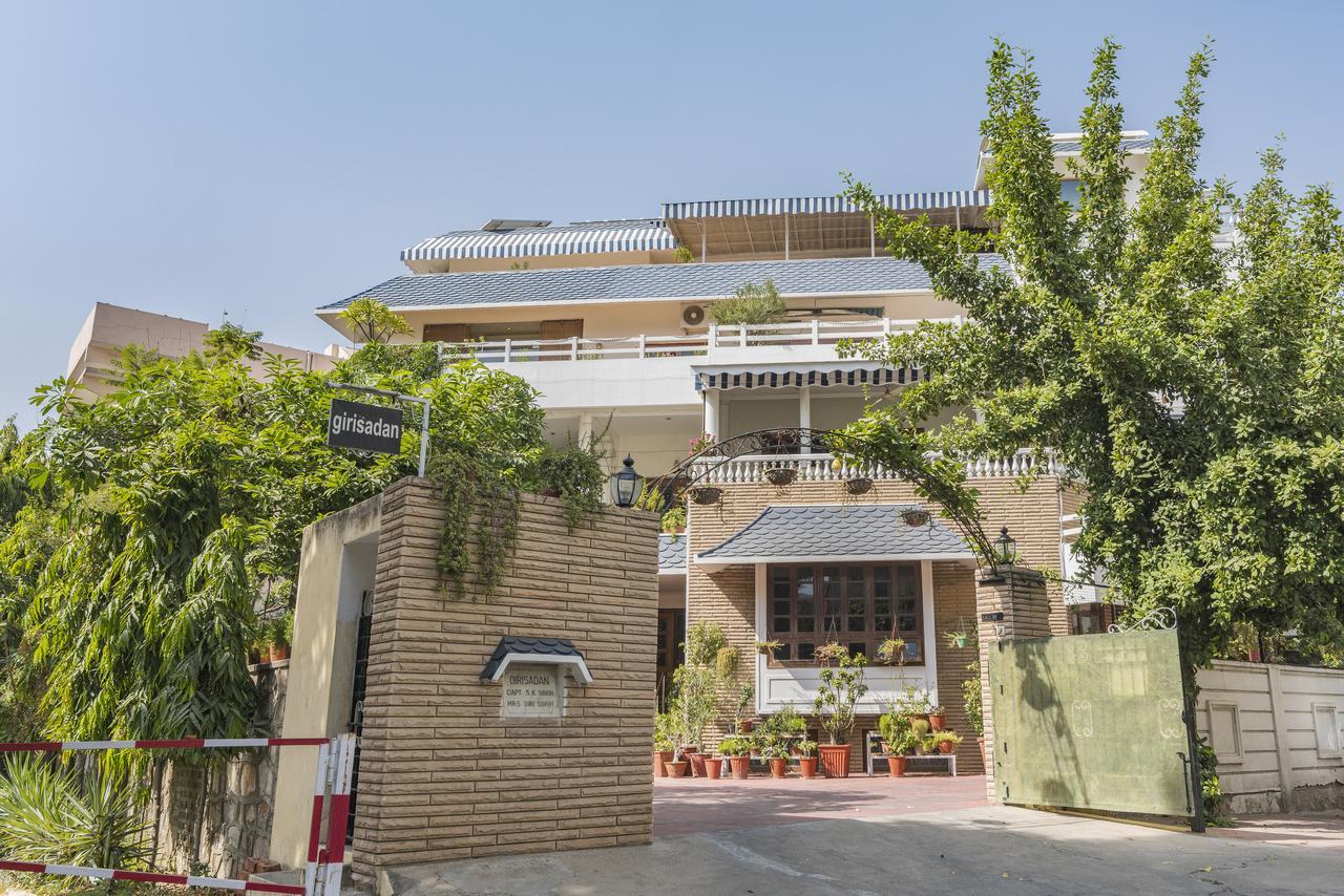 Giri Homestay By Vista Rooms Jaipur Bagian luar foto