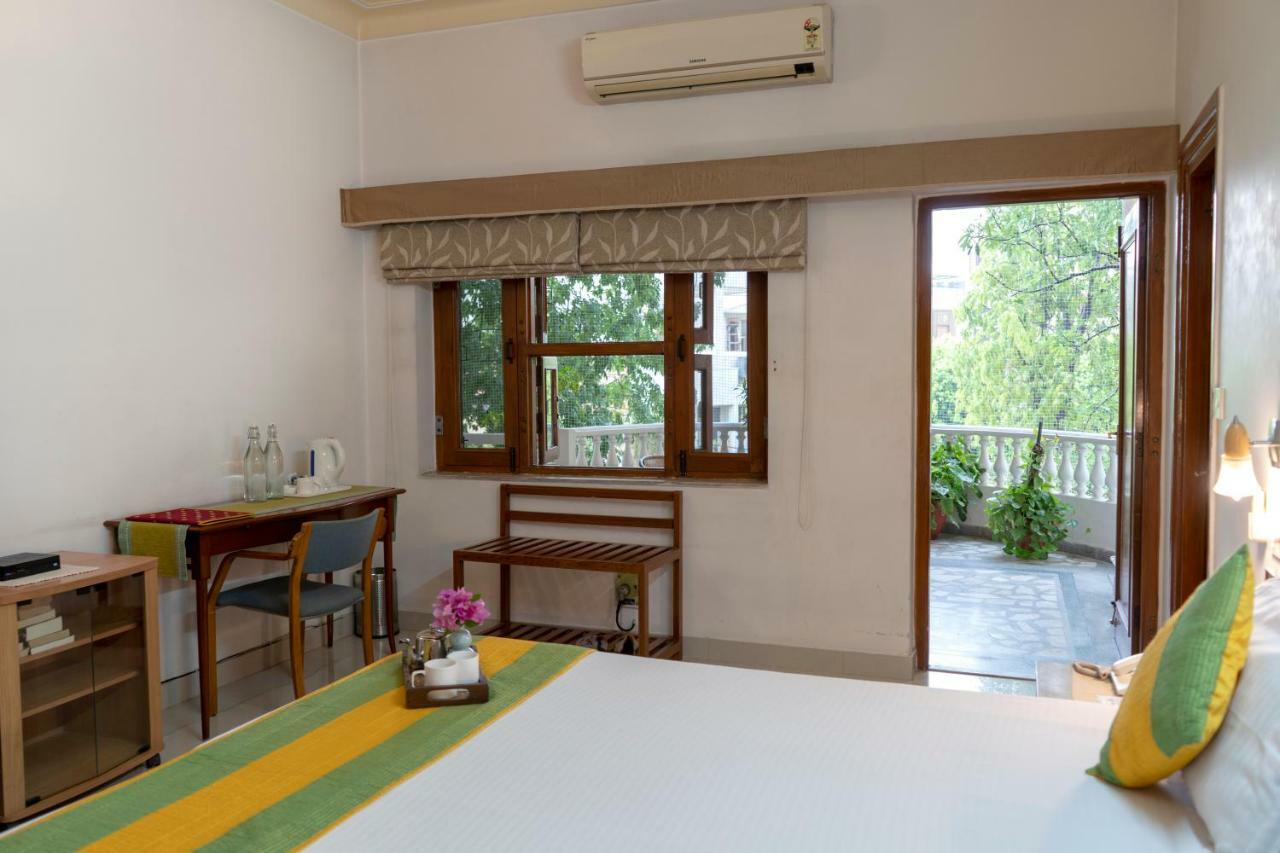 Giri Homestay By Vista Rooms Jaipur Bagian luar foto