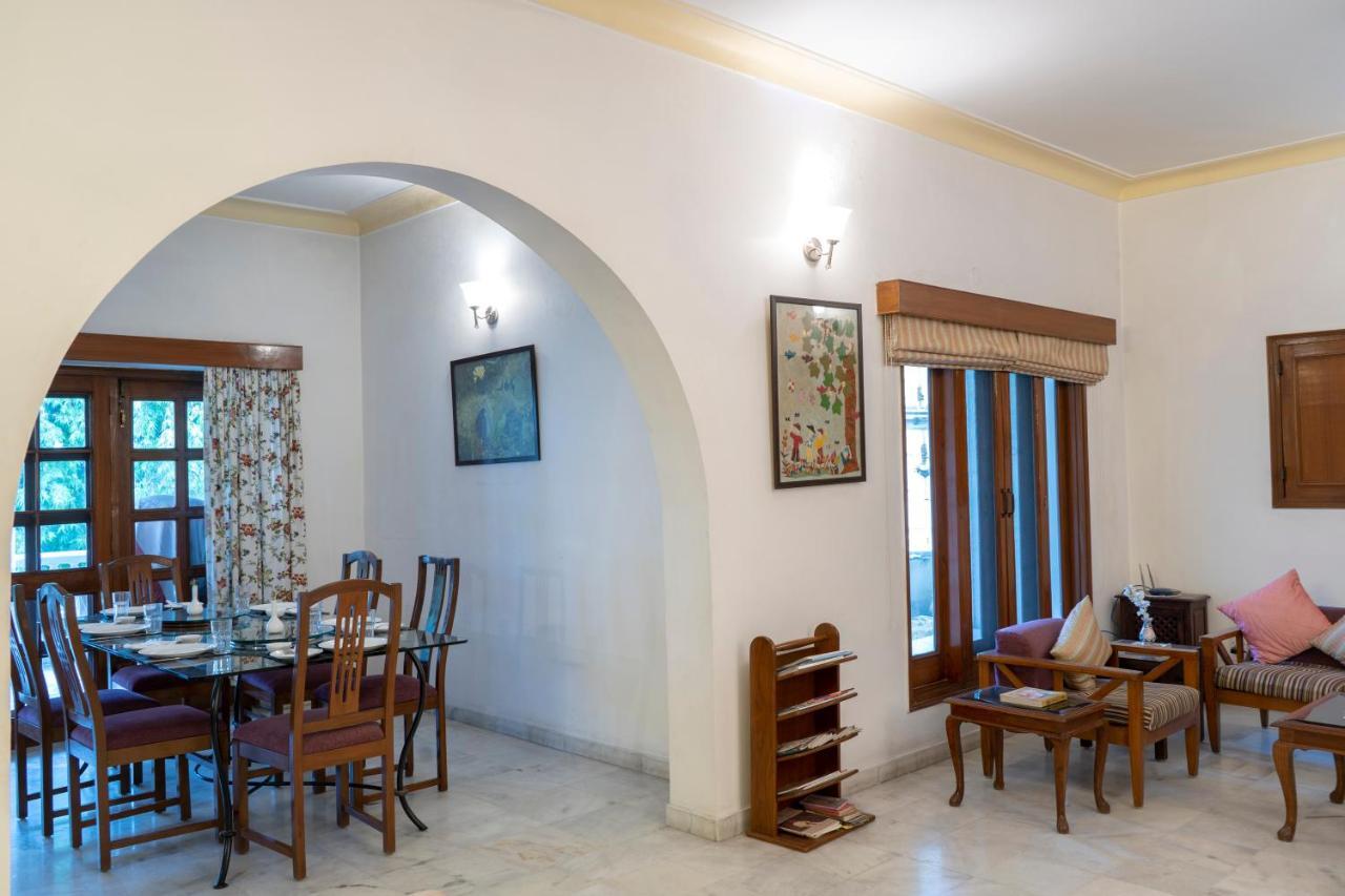 Giri Homestay By Vista Rooms Jaipur Bagian luar foto