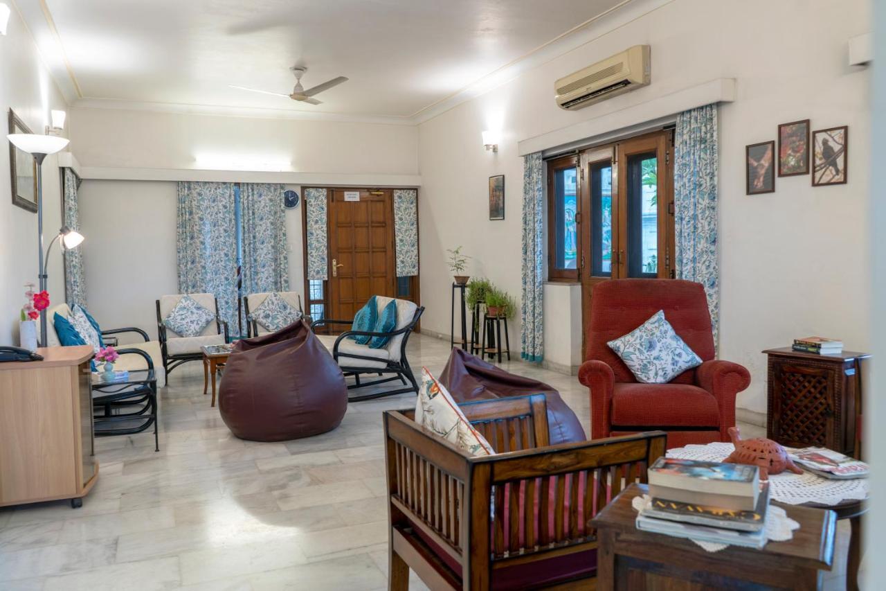 Giri Homestay By Vista Rooms Jaipur Bagian luar foto