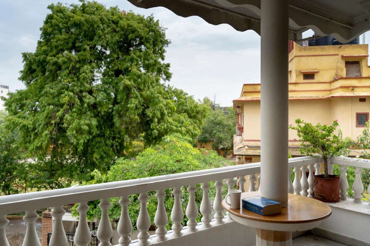 Giri Homestay By Vista Rooms Jaipur Bagian luar foto